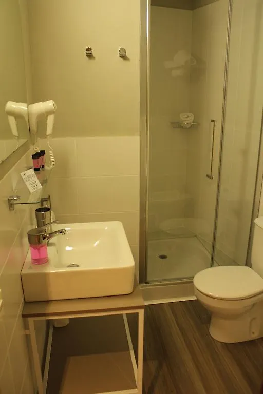 Hostal Residencia D'Investigadors Albergue Barcelona